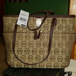 Mickael Kors MD Pocket Tote